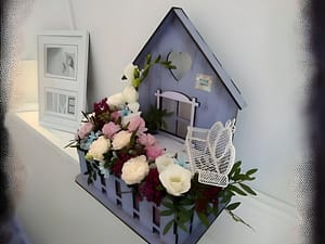 корзинка для цветтов. цветочная корзинка домик для цветов.